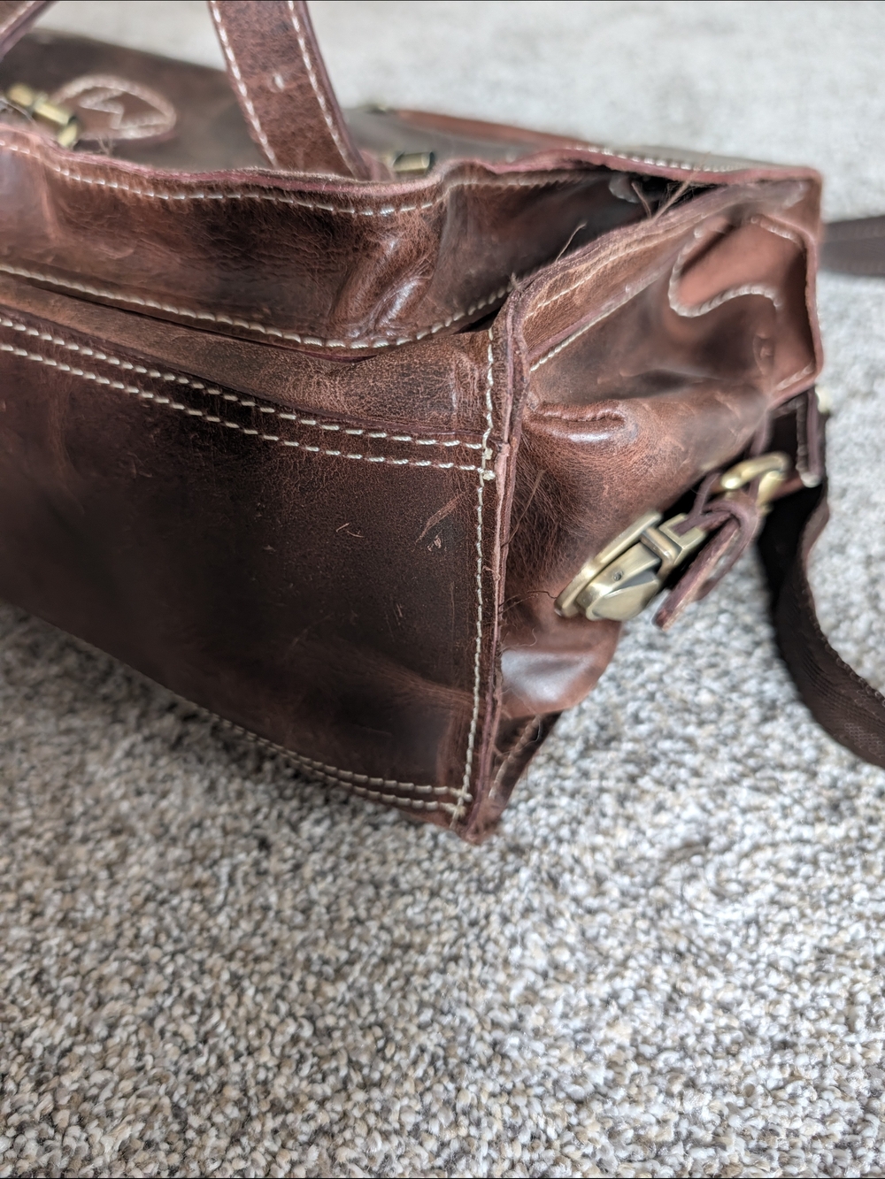 Leather CrossBody Camera Bag - Picture 11 of 14